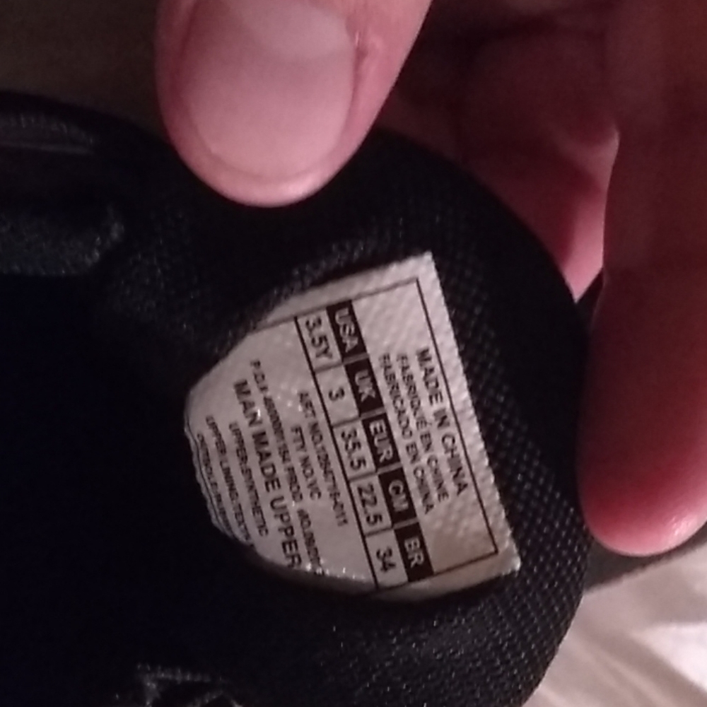 Baseball/ tee-ball cleats - Picture 4 of 4